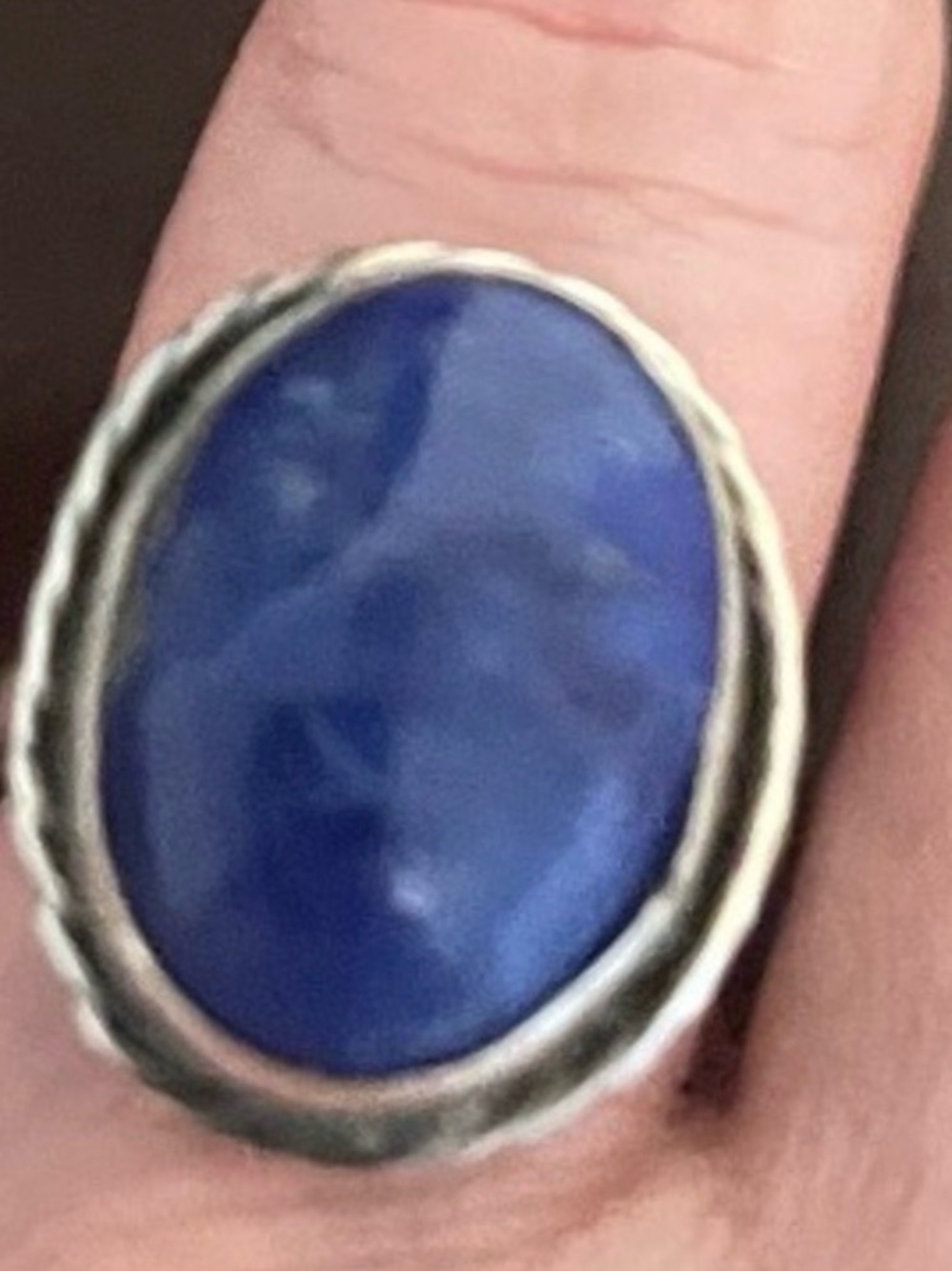Bold Oval Blue Stone Ring in Silver-Tone Setting. Silver 925 & Lápiz Lazuli